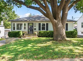 918 Des Peres Dr, Saint Louis, MO 63131