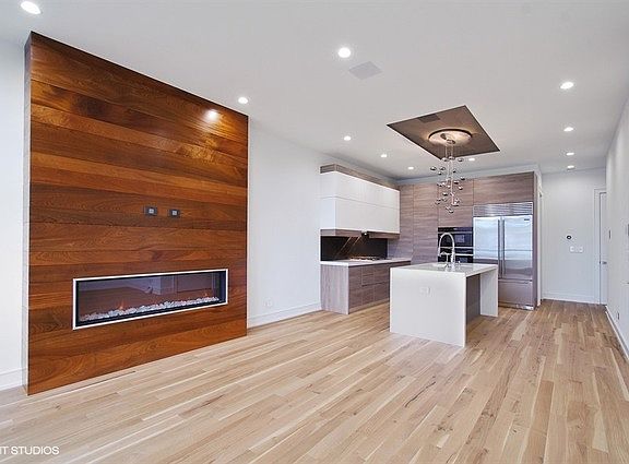 5th image of 2706 N Ashland Ave