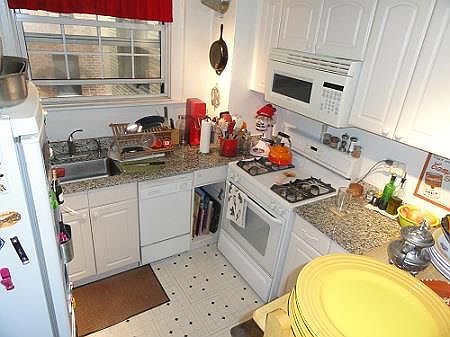 5th image of 324 E 41st St APT 404C