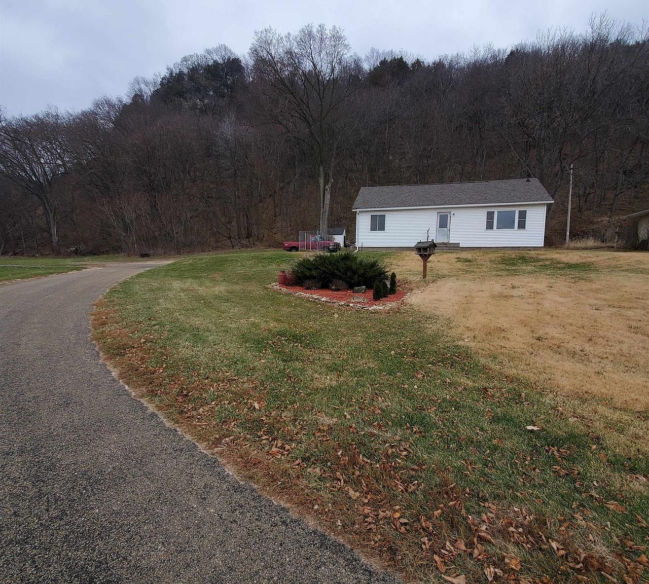 907 East Bluff St, Cassville, WI 53806 Zillow