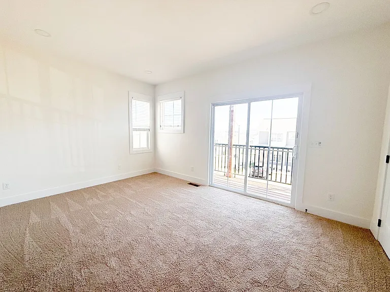 1385 Meridian St — Photo 25