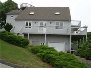 7 Essex Dr, Westerly, RI 02891