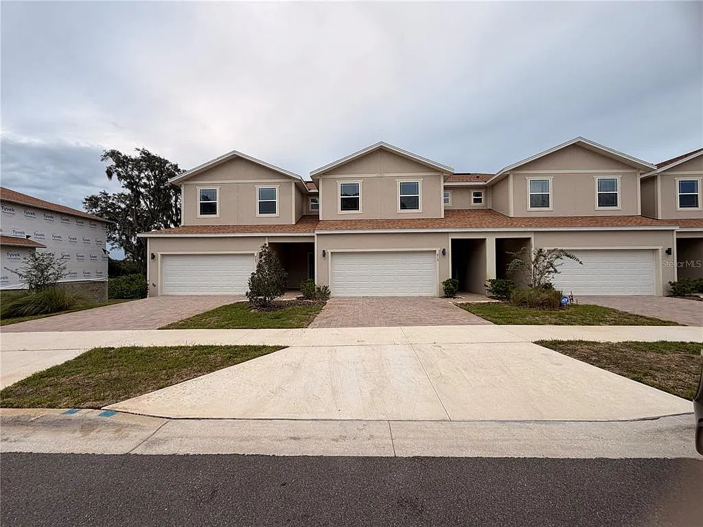 3 bed, 2.5 bath, 1560 sqft, $2,500 — Photo 3