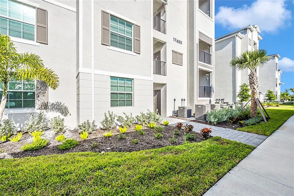 2 bed, 2.0 bath, 1154 sqft, $2,000 — Photo 2