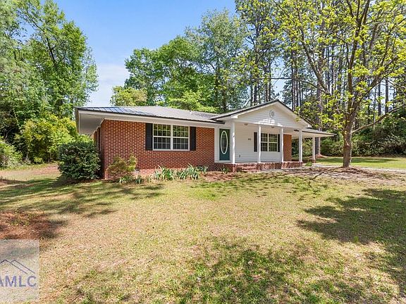 3rd image of 103 Forest Rd