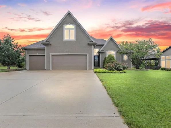 9515 N Askew Ave, Kansas City, MO 64156