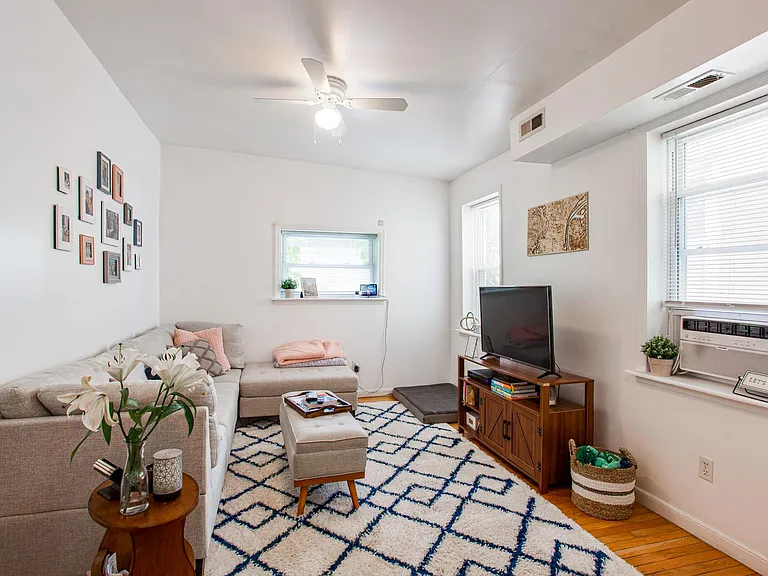 742 S 8th St #2 — Photo 5