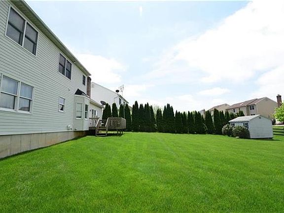 3rd image of 120 Mill Race Dr