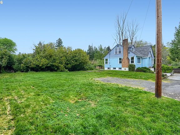 2nd image of 3552 NE Everett St