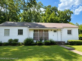 326 2nd St SW, Magee, MS 39111