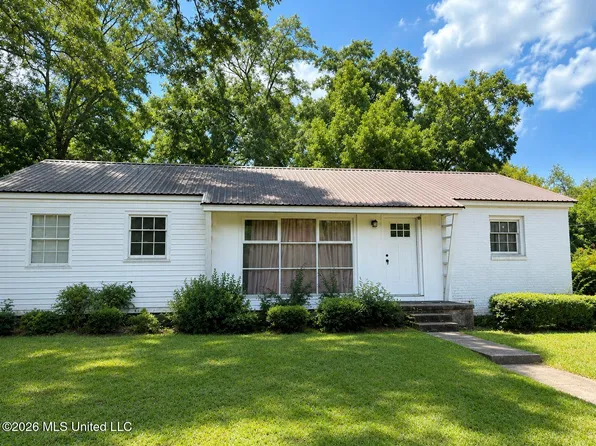 326 2nd St SW, Magee, MS 39111