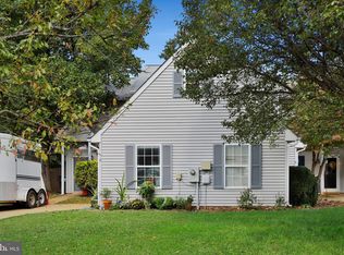 8 Regency Dr, Stafford, VA 22554