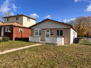 27300 Spruce St, Roseville, MI 48066