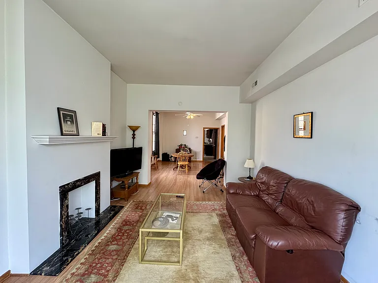 1145 W Webster Ave #3F — Photo 16