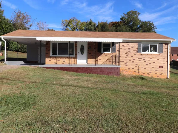 2310 Woodleaf Dr, Gastonia, NC 28052