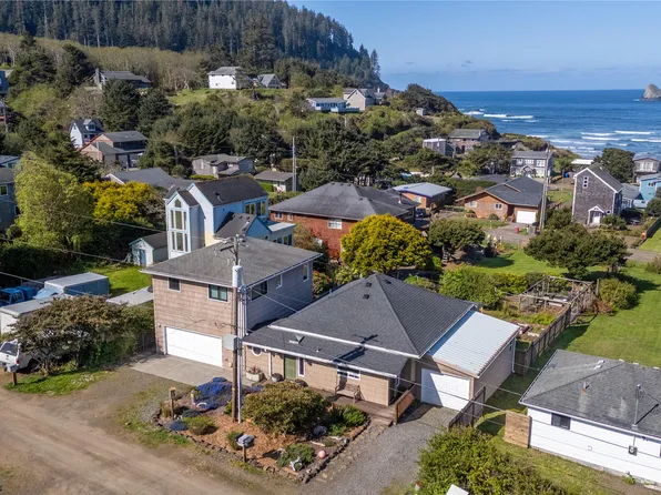 5570 4th St NW, Cape Meares, OR 97141
