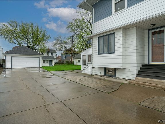 3rd image of 16 N End Ave
