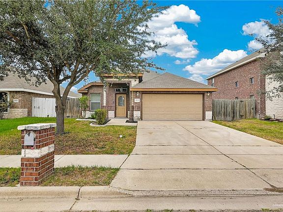 3rd image of 4512 Pelican Ave