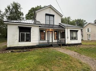 2339 E Montgomery Rd, Hillsdale, MI 49242
