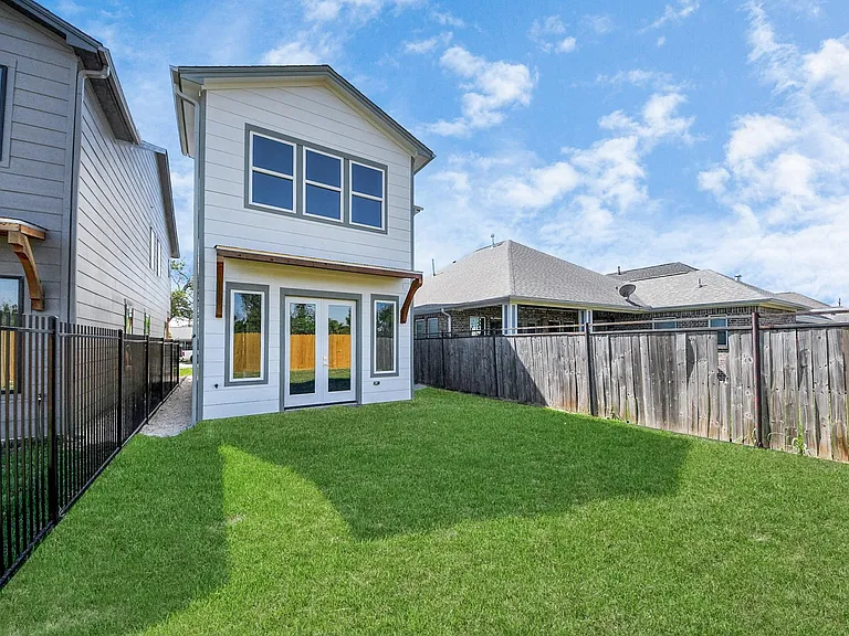 6322 Milwee St #B — Photo 32