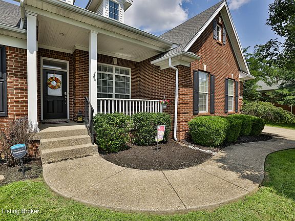 3rd image of 838 Abingdon Cir