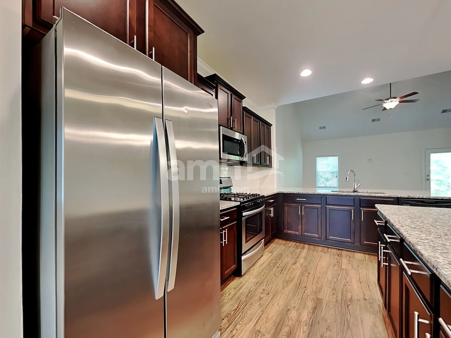 4 bed, 2.5 bath, 2465 sqft, $2,725 — Photo 3