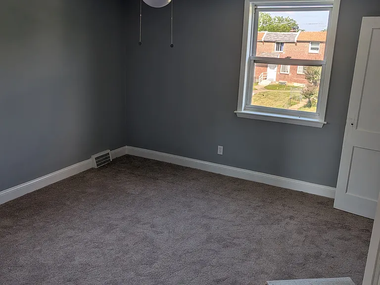 39 Madison Dr — Photo 12