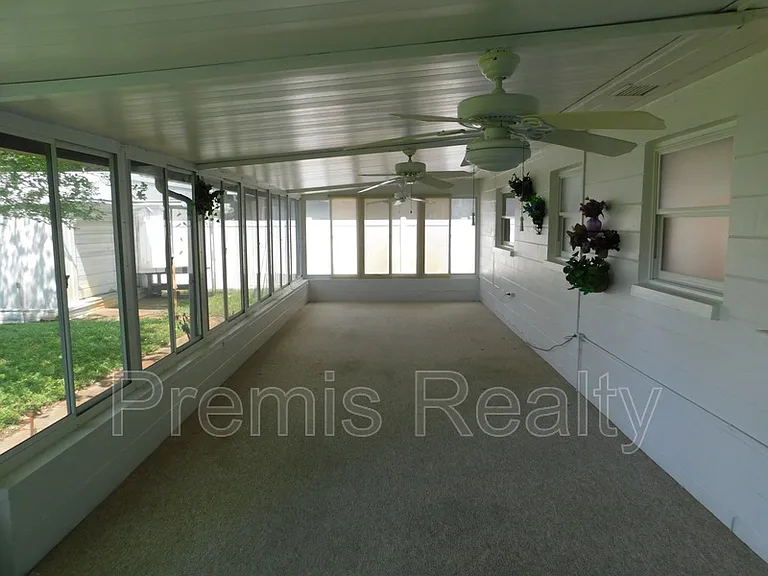 3563 Floral Dr — Photo 7