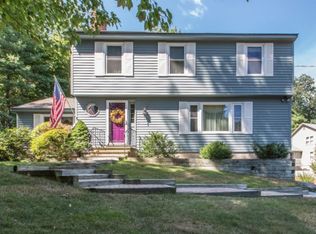 8 Hyacinth Dr, Nashua, NH 03062