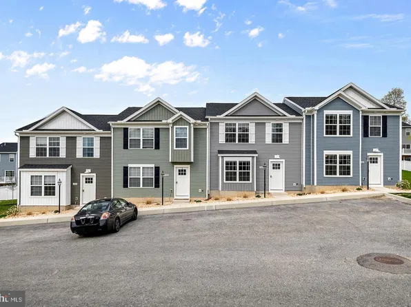 3081 Clinton Ave, Chambersburg, PA