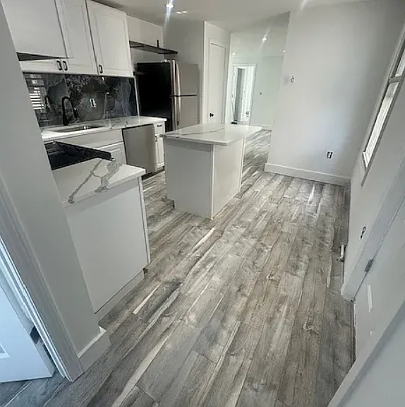 254-256 E Eagle St #1 — Photo 6