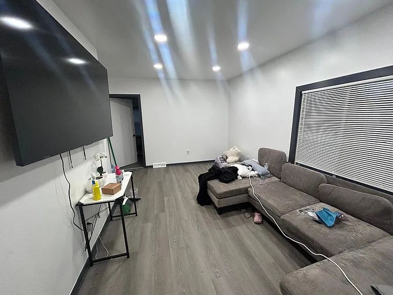 51 Walnut St #2 — Photo 3
