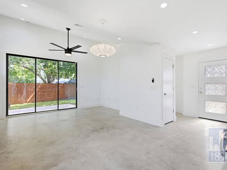 1805 Tillery St — Photo 2