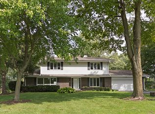 39W364 Romeo Cir, Elgin, IL 60124