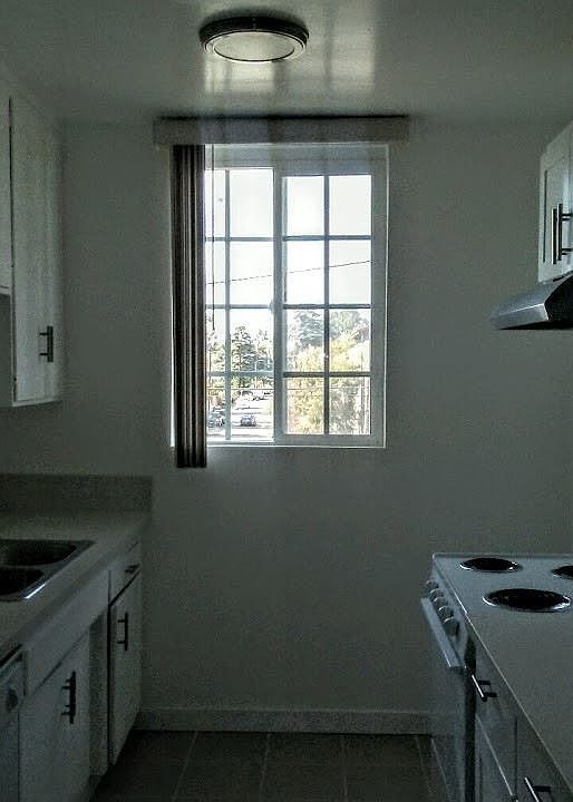 1st image of 6230 Reseda Blvd APT 306