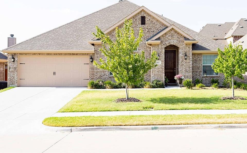 1st image of 3411 Hawthorn Ln