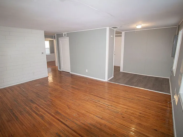 1507 W Worley St — Photo 13