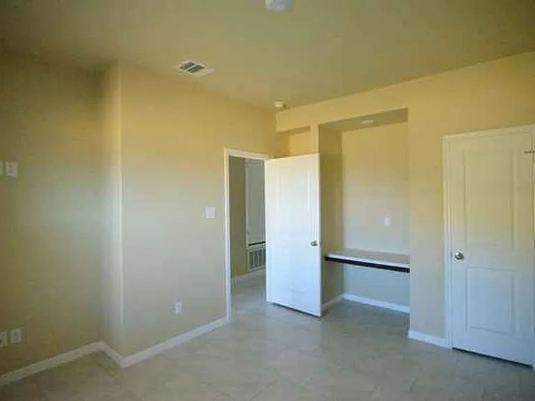 1107 Stealth Ln — Photo 13
