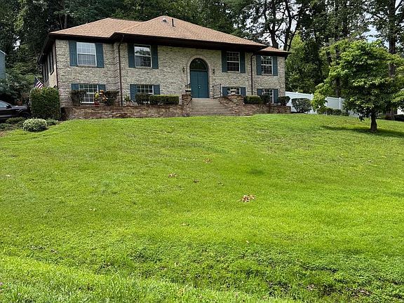 2nd image of 1032 John Paul Jones Dr