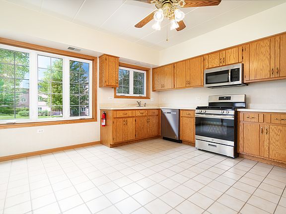 3rd image of 17920 Settlers Pond Way Unit 1C