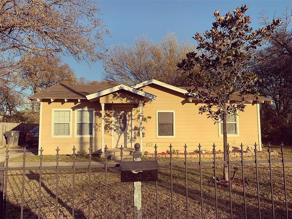 2nd image of 1226 Lonsdale Ave