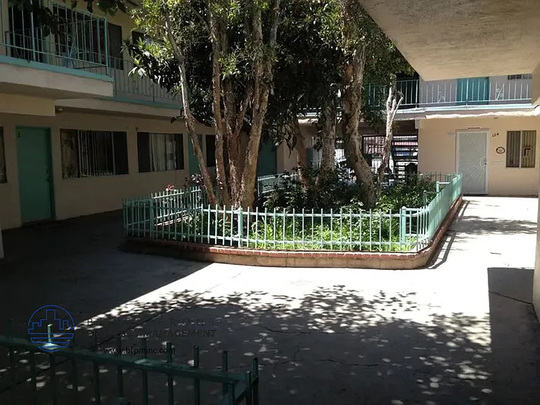 642 N Wilmington Blvd — Photo 6