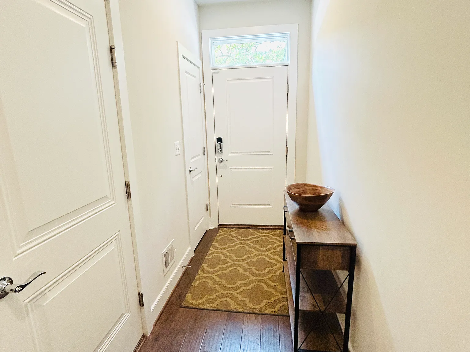 3 bed, 1791 sqft, $3,750 — Photo 4