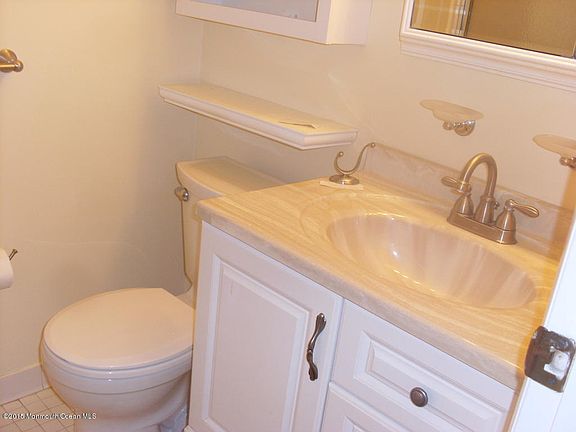 4th image of 557 Malvern Ct