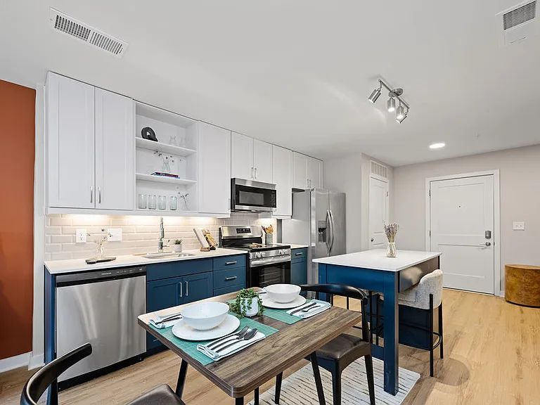 Trella Uptown — Photo 17