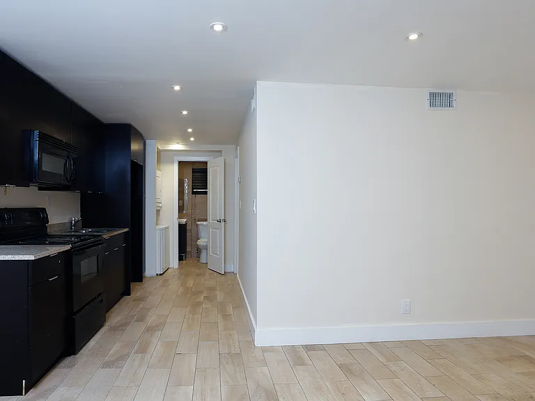 Hollywood Cambridge Partners LLC — Photo 3