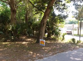 121 N Gaines St, Oak Hill, FL 32759
