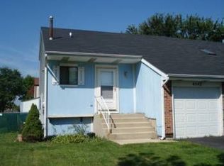 4542 Whitney Dr, Hanover Park, IL 60133