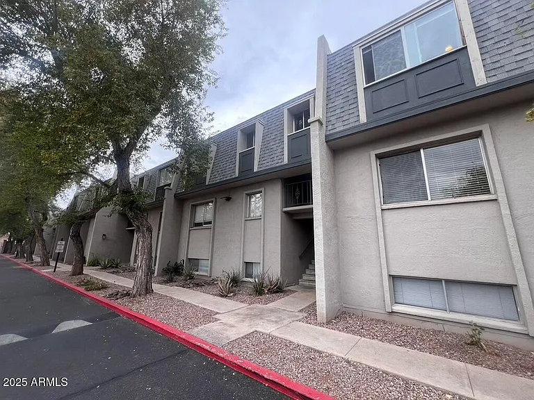 1010 E Osborn Rd #A — Photo 2