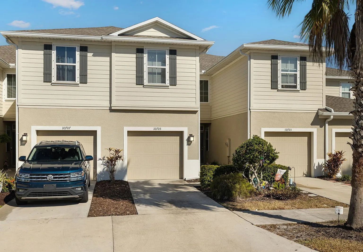 3 bed, 2.5 bath, 1536 sqft, $2,100 — Photo 2